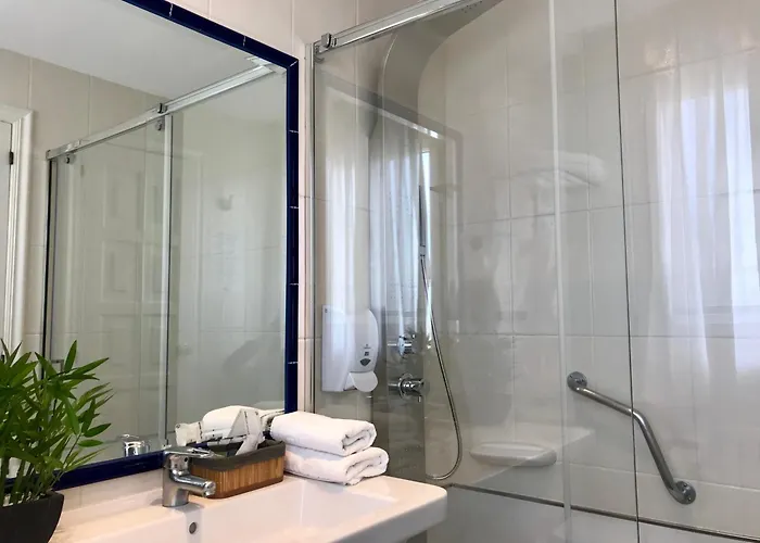 Nuevo Vichona 3 Estrellas Superior Hotel 3*